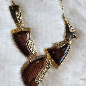 Vintage costume‎ jewelry | wood grain and gold design